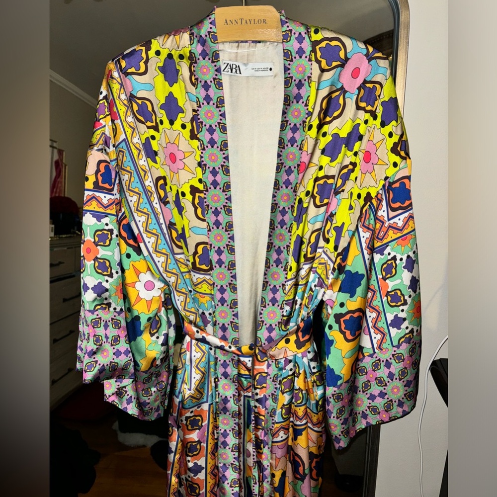Zara satin kimono